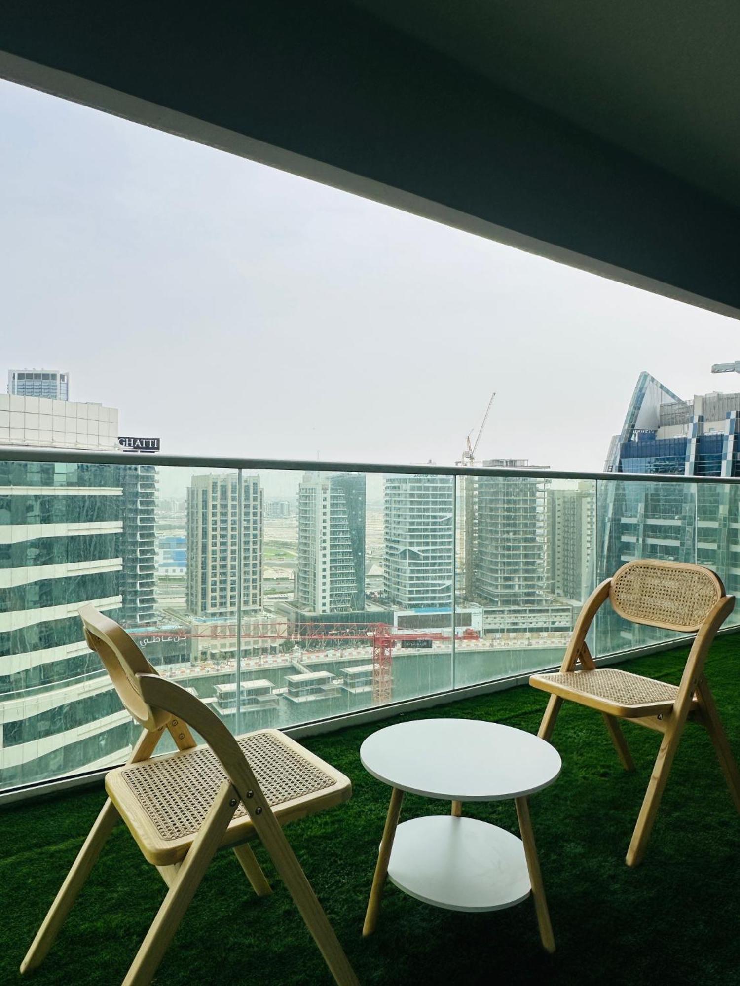 Boho 2bhk Near Mall With Nightlife *