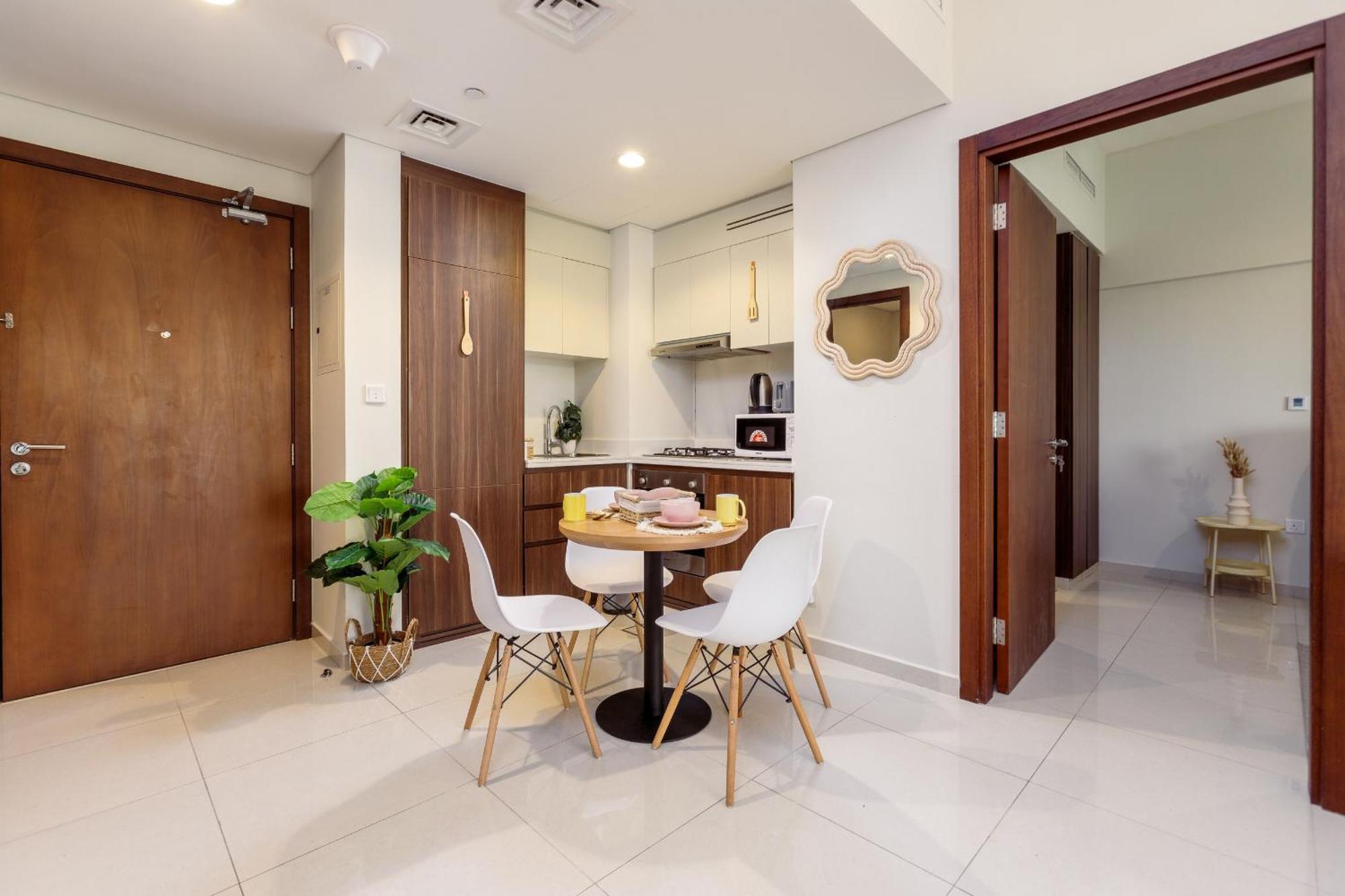 Boho 2bhk Near Mall With Nightlife *